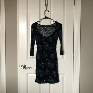 BODYCON QUARTER SLEEVE BLACK DRESS